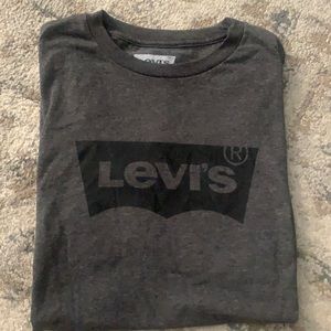 Levi’s t-shirt